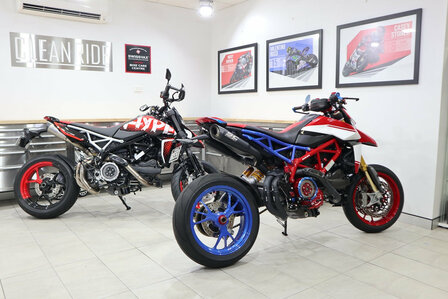 CNC Racing Achteras moerenset voor Ducati
