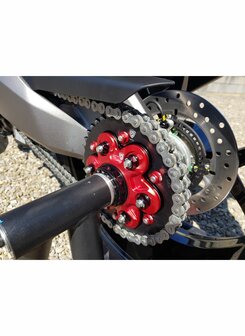 CNC Racing Achteras moerenset (2 st.) voor Ducati
