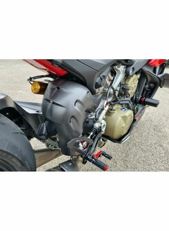 CNC Racing Euro5 Carbon uitlaat hitteschild voor Ducati