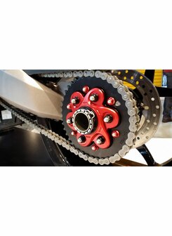 CNC Racing Achtertandwieldrager 6-bouts (grote achteras) voor Ducati