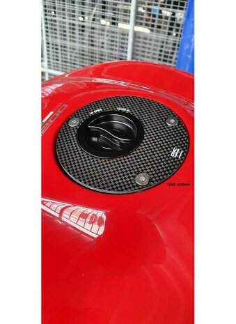 CNC Racing Tankdop buitenrand Full Carbon voor Ducati