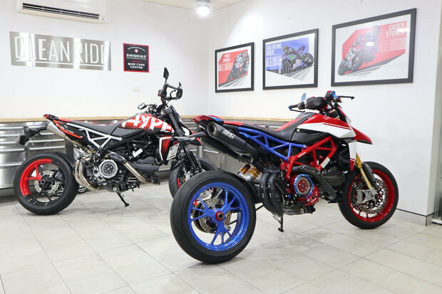 CNC Racing Achteras moerenset voor Ducati