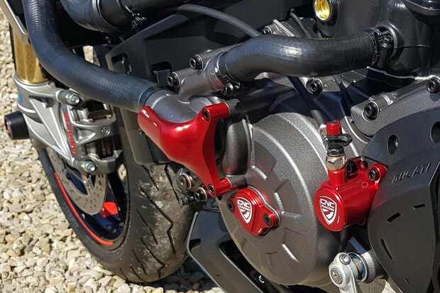 CNC Racing Waterpomp beschermer 'Nuovo' voor Ducati