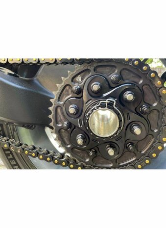 CNC Racing Achtertandwieldrager 6-bouts (grote achteras) voor Ducati